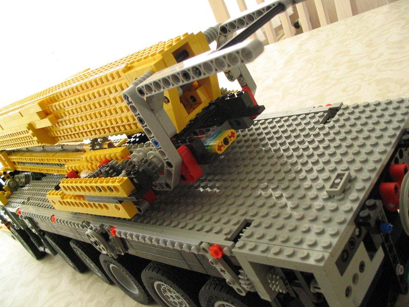 lego_demagac200_1p_unfinished2_006.jpg