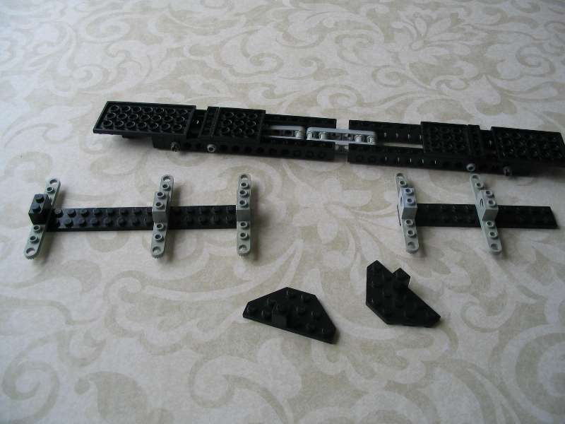 lego_demagac200minifigscaleinstructions_003.jpg