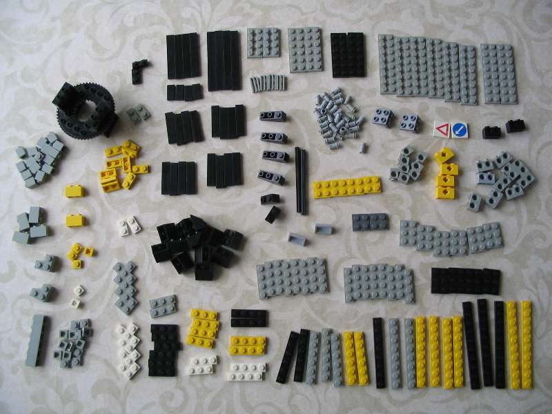 lego_demagac200minifigscaleinstructions_030.jpg