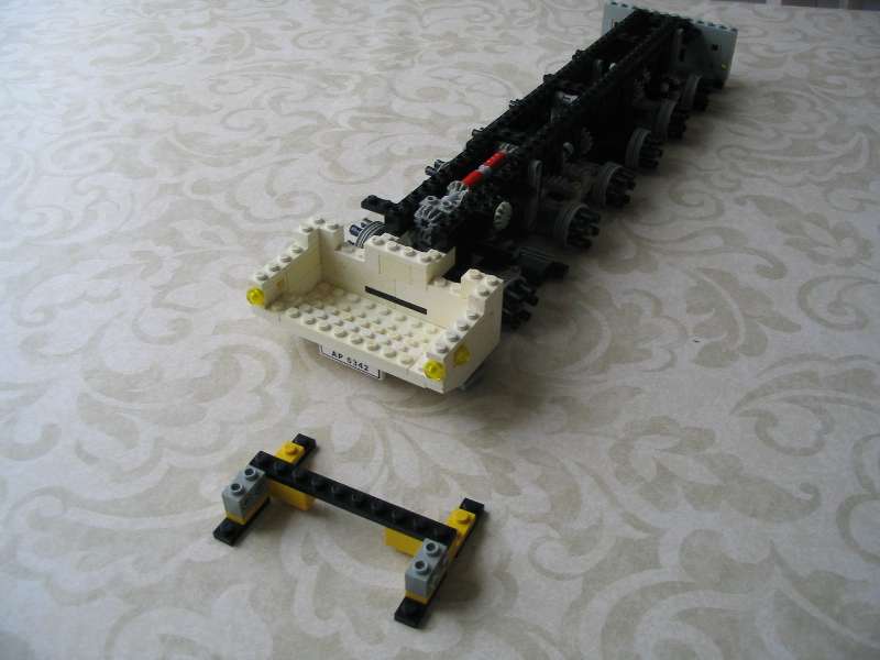 lego_demagac200minifigscaleinstructions_032.jpg