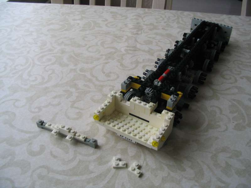 lego_demagac200minifigscaleinstructions_033.jpg