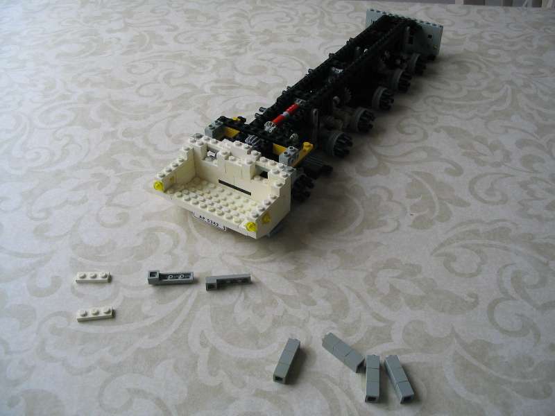 lego_demagac200minifigscaleinstructions_034.jpg