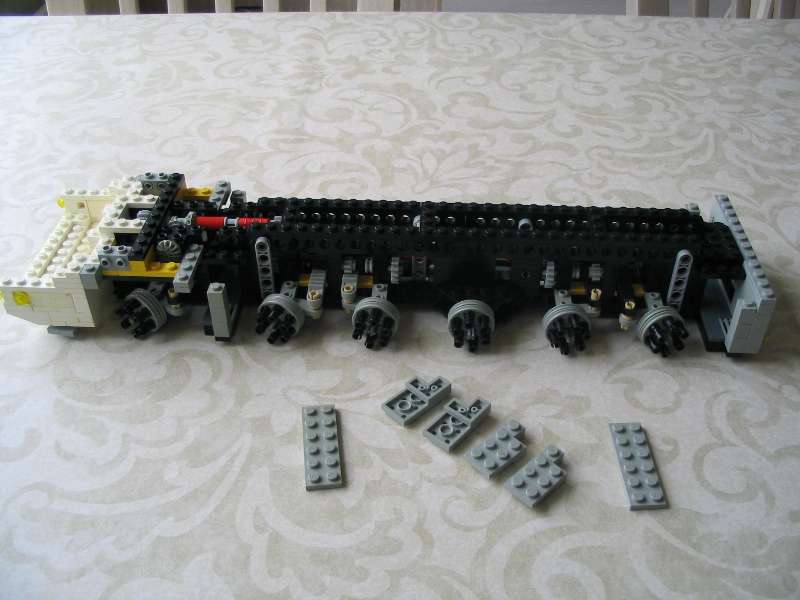 lego_demagac200minifigscaleinstructions_035.jpg