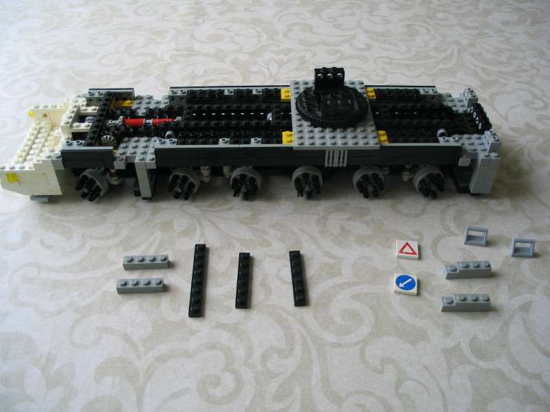 lego_demagac200minifigscaleinstructions_046.jpg