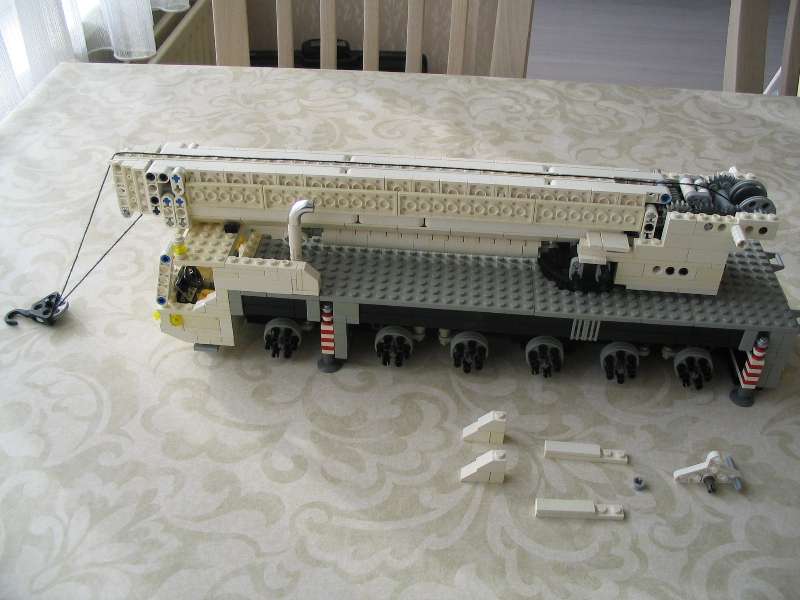 lego_demagac200minifigscaleinstructions_099.jpg