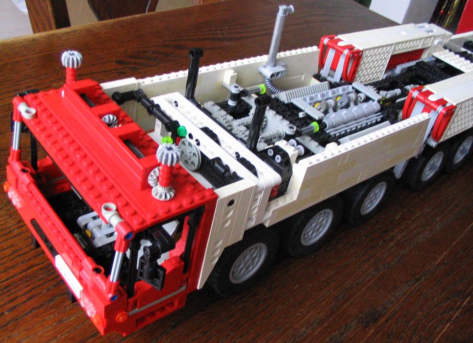 lego_demag_ac650_big_004.jpg