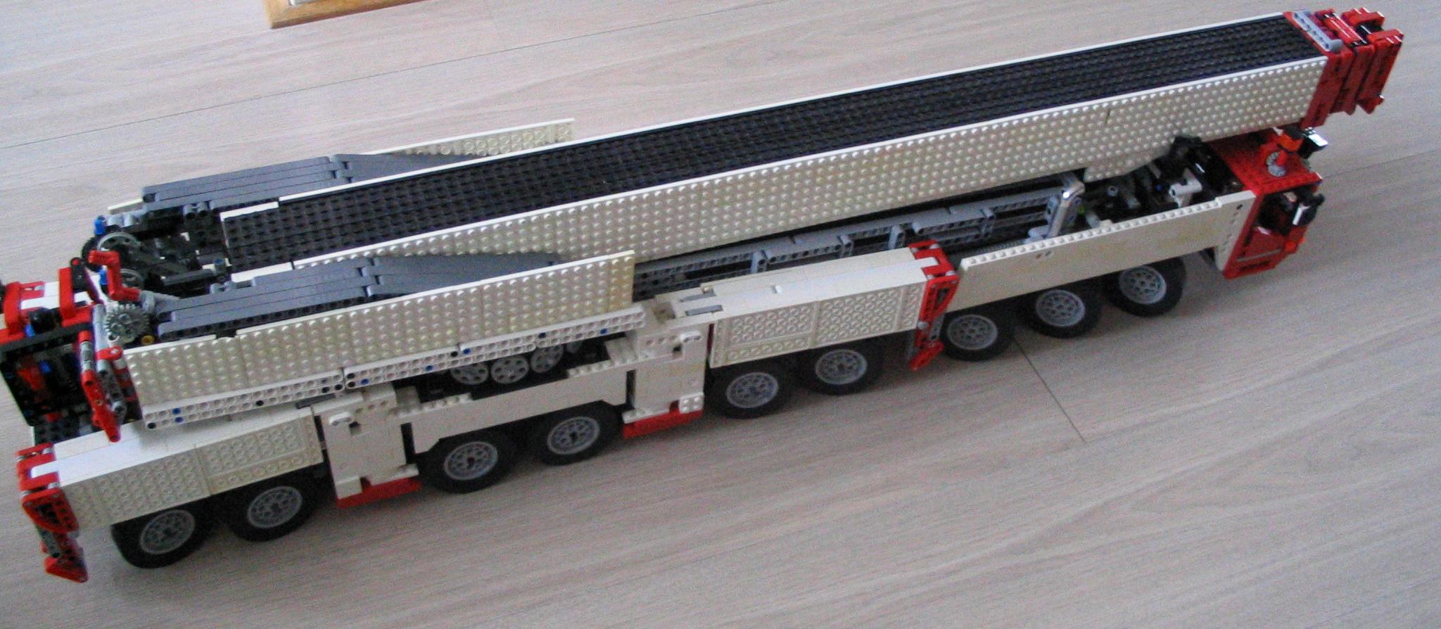 lego_demag_ac650_wit_003.jpg