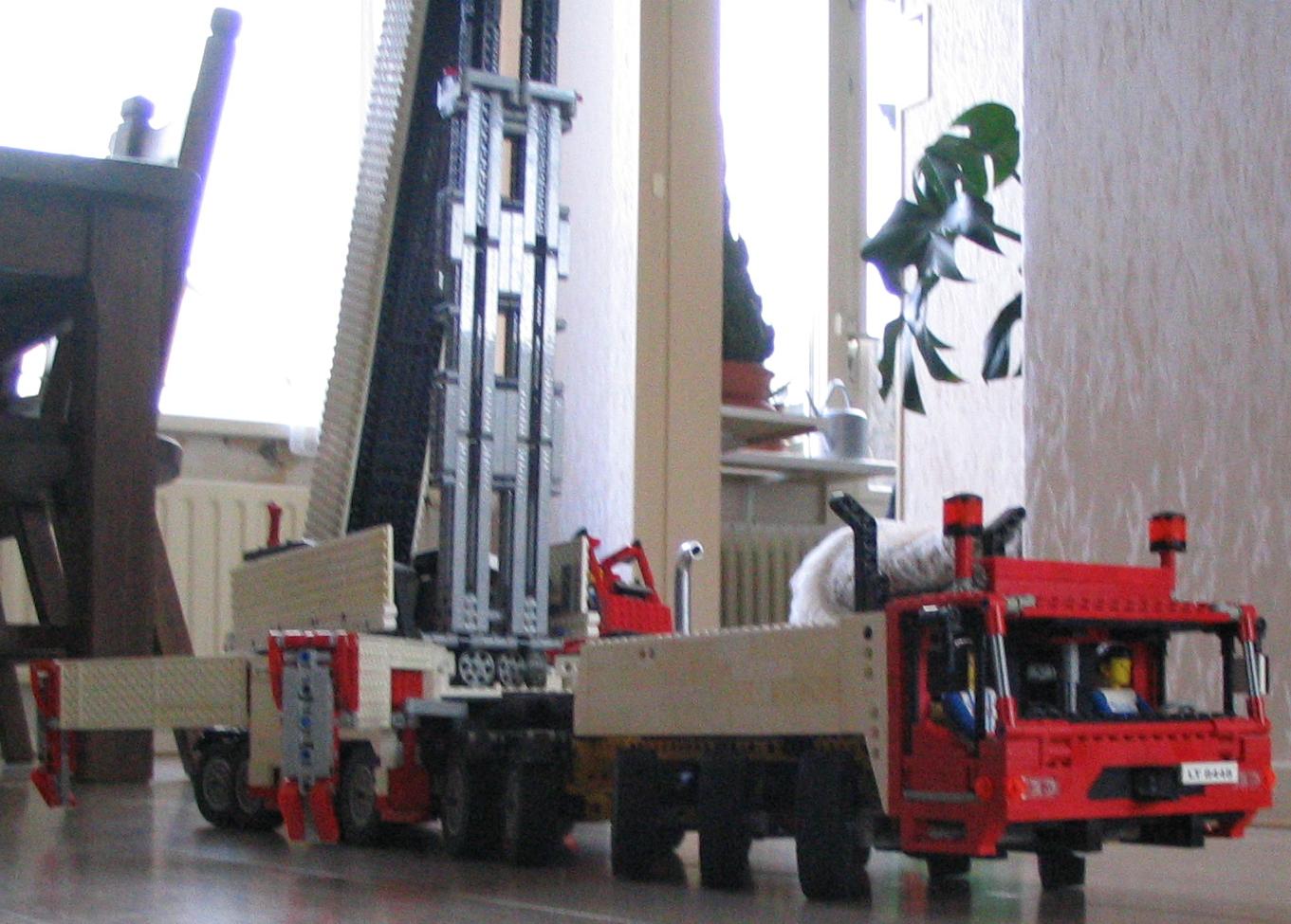 lego_demag_ac650_wit_010.jpg
