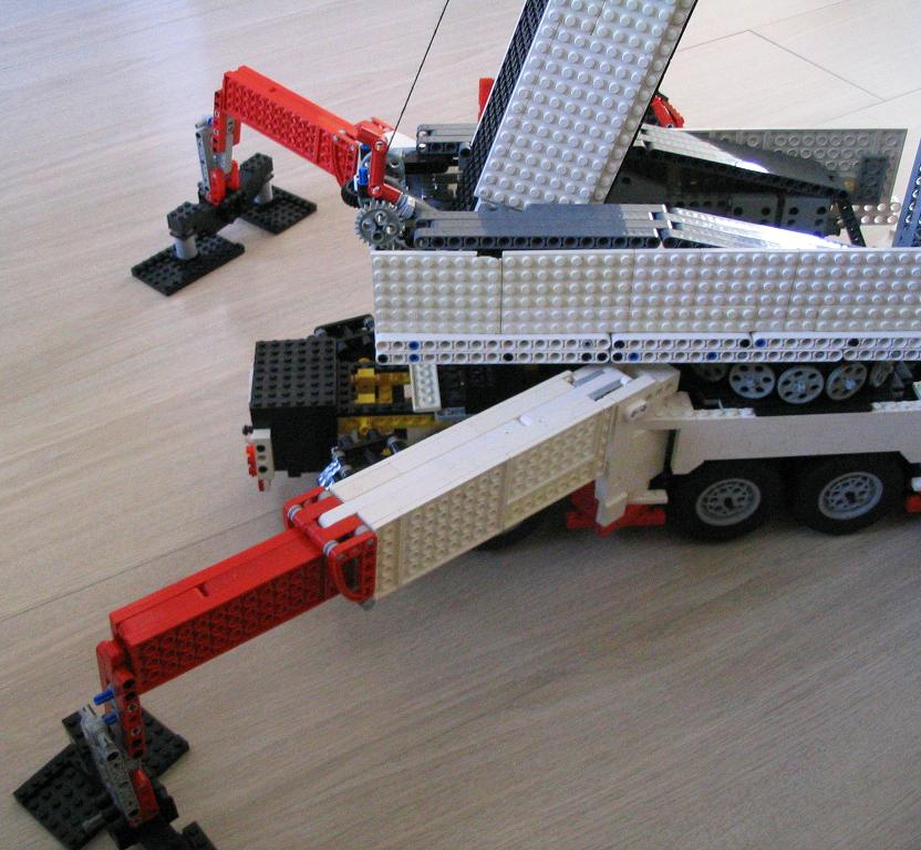 lego_demag_ac650_wit_014.jpg