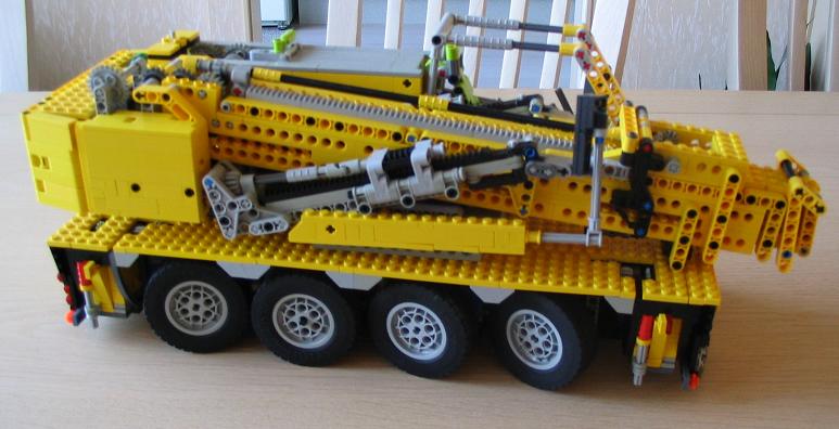 lego_fouraxlefantasycompactcrane_0015.jpg