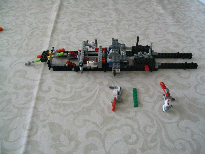 lego_fouraxlefantasycompactcrane_016.jpg