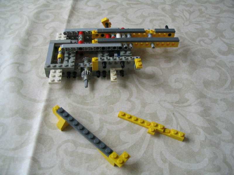 lego_fouraxlefantasycompactcrane_065.jpg