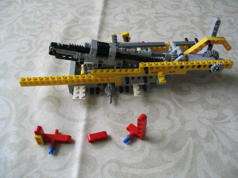 lego_fouraxlefantasycompactcrane_069.jpg
