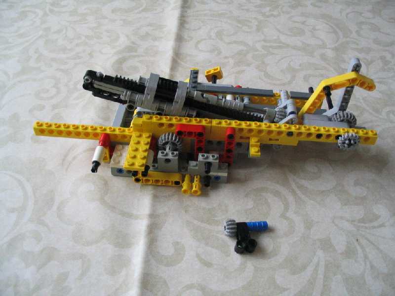 lego_fouraxlefantasycompactcrane_075.jpg