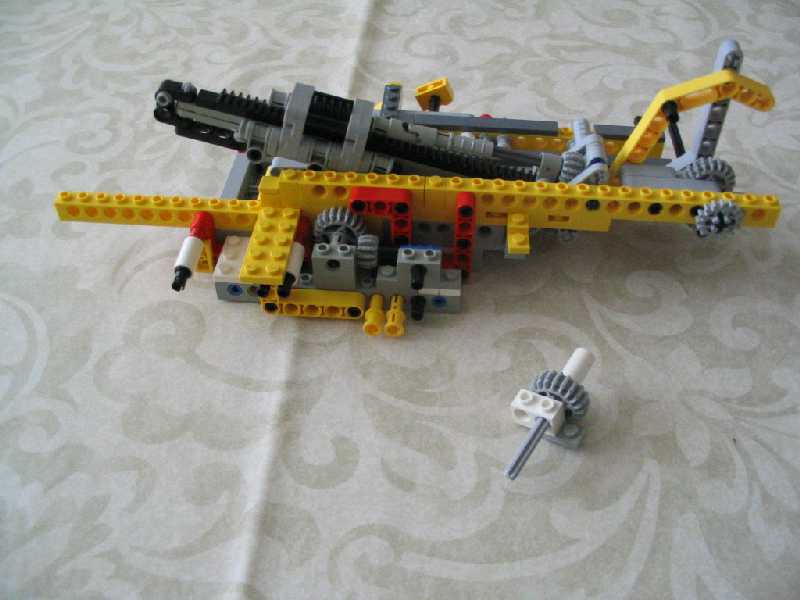 lego_fouraxlefantasycompactcrane_076.jpg