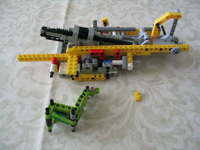 lego_fouraxlefantasycompactcrane_078.jpg