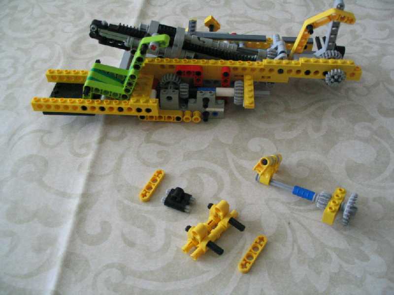 lego_fouraxlefantasycompactcrane_080.jpg
