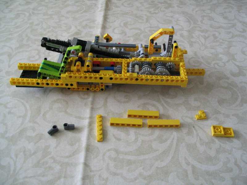 lego_fouraxlefantasycompactcrane_084.jpg