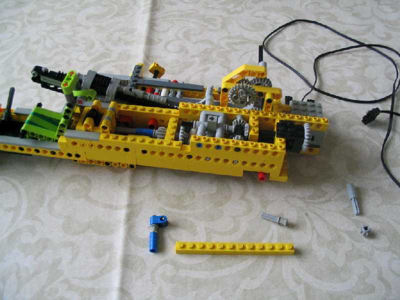 lego_fouraxlefantasycompactcrane_095.jpg