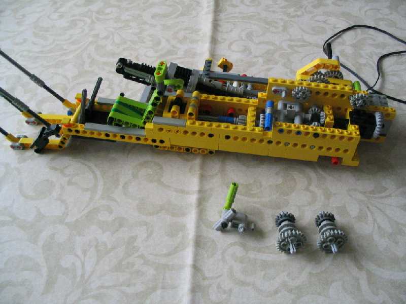 lego_fouraxlefantasycompactcrane_097.jpg