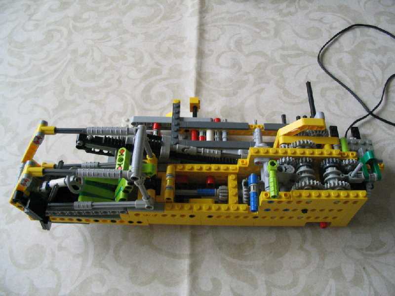 lego_fouraxlefantasycompactcrane_100.jpg