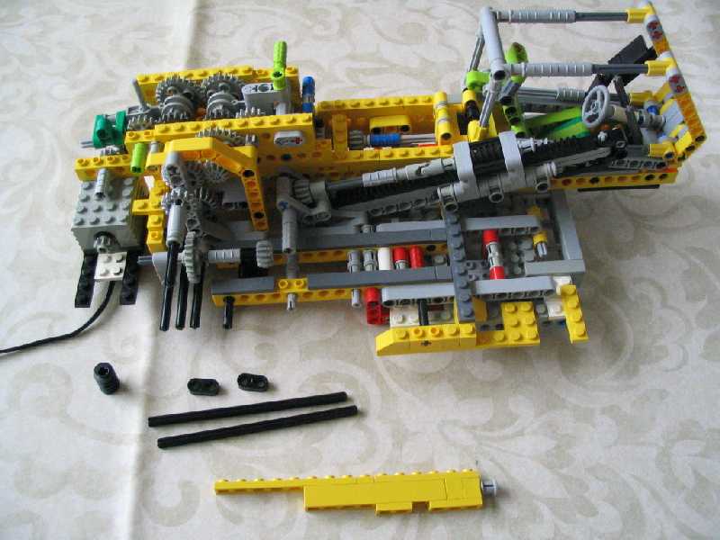 lego_fouraxlefantasycompactcrane_103.jpg