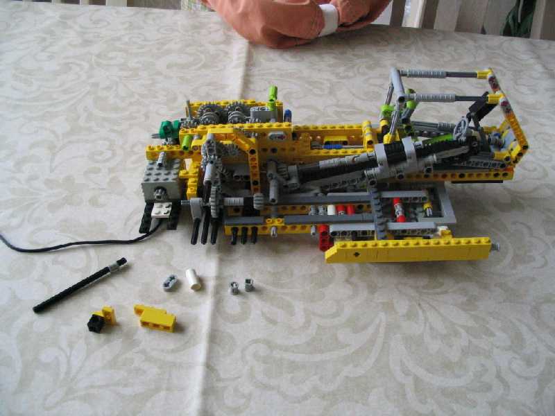 lego_fouraxlefantasycompactcrane_104.jpg