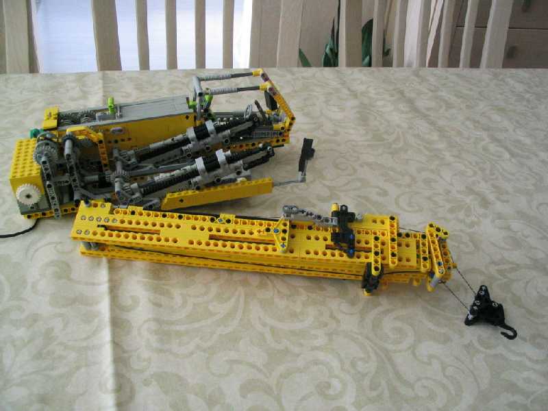 lego_fouraxlefantasycompactcrane_140.jpg