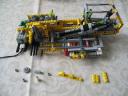 lego_fouraxlefantasycompactcrane_101.jpg
