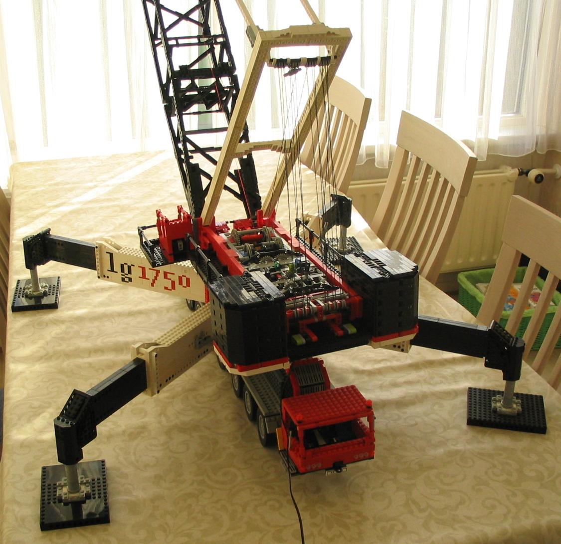 lego_liebherr_lg1750finished_002.jpg