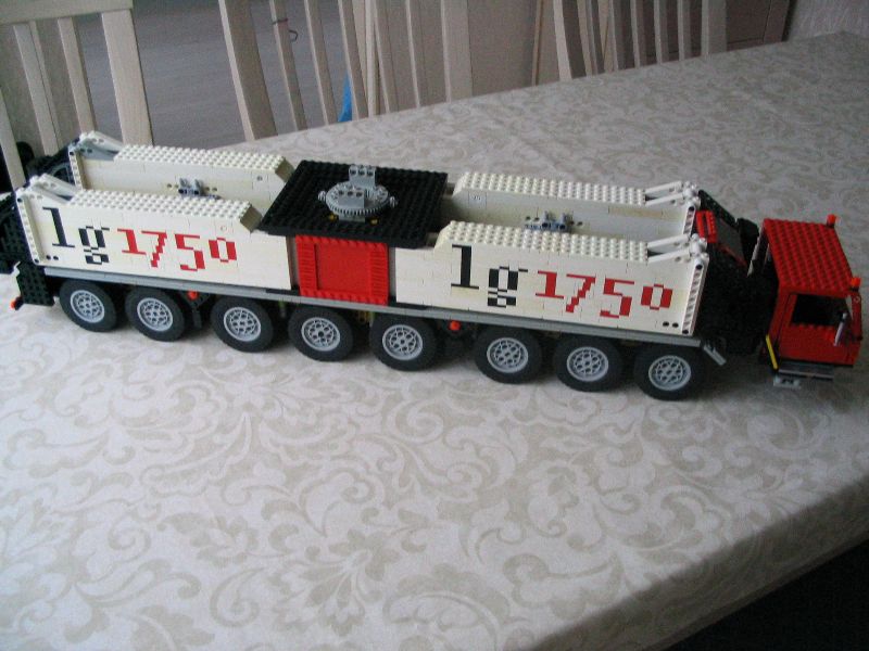 lego_liebherrlg1750_unfinished2_003.jpg