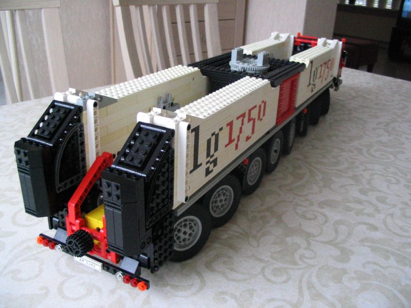 lego_liebherrlg1750_unfinished2_007.jpg