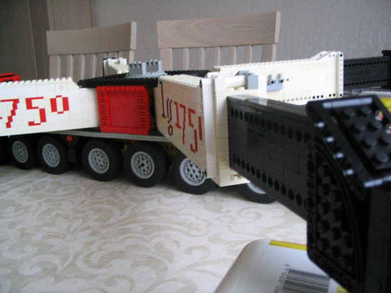 lego_liebherrlg1750_unfinished2_018.jpg