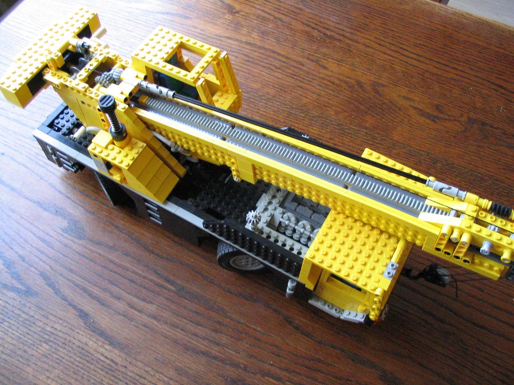lego_liebherr_ltm1030_008.jpg