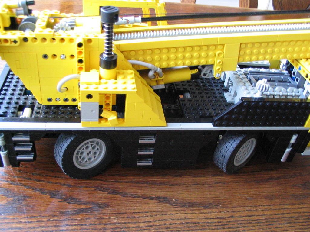 lego_liebherr_ltm1030_017.jpg