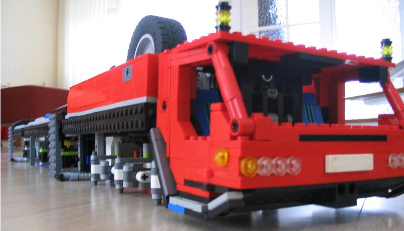lego_liebherrltm1500unfinished_006.jpg