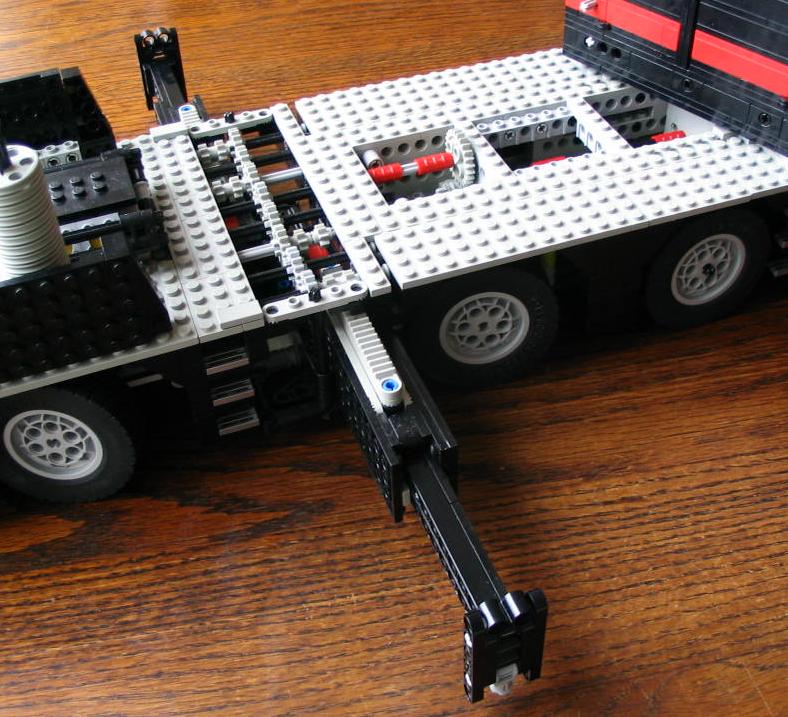 lego_liebherrmk100_unfinished_023.jpg
