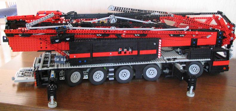 lego_liebherr_mk100_buildingup_004.jpg