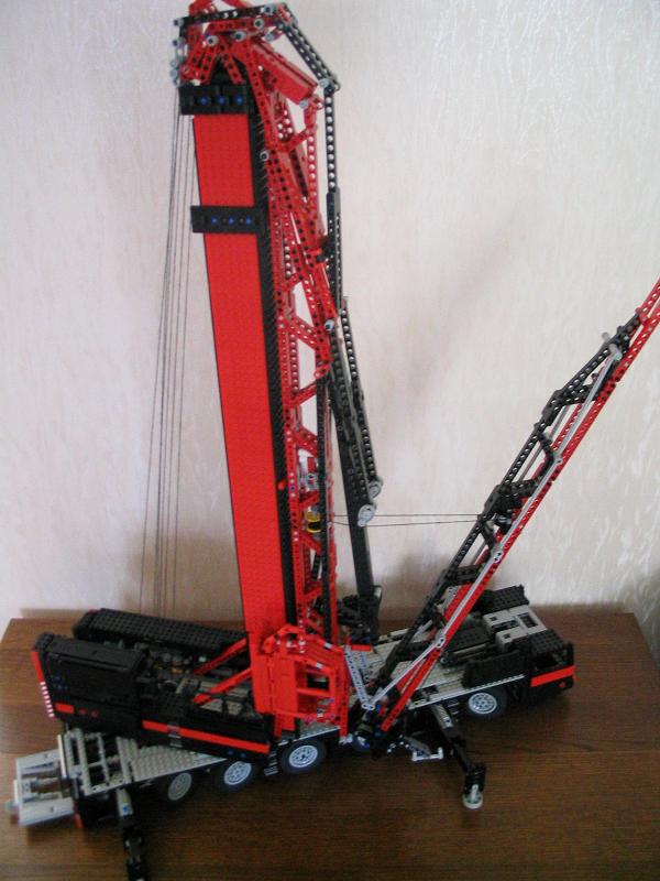 lego_liebherr_mk100_buildingup_009.jpg
