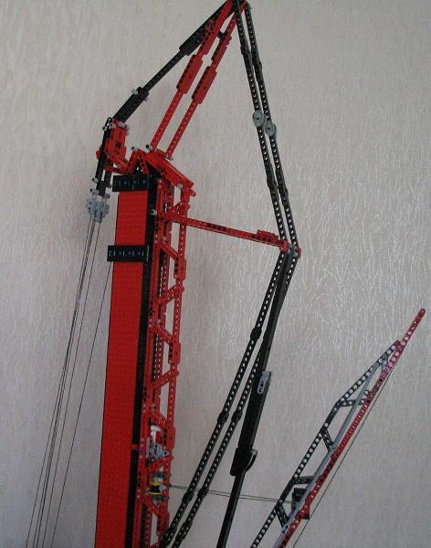 lego_liebherr_mk100_raisingboom_022.jpg