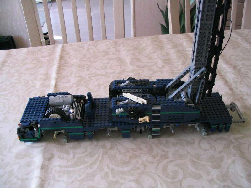 lego_lego_liebherrmk100minifignavyblue_005.jpg