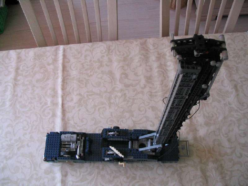 lego_lego_liebherrmk100minifignavyblue_006.jpg