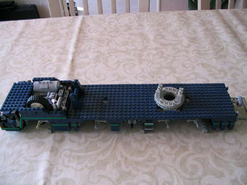 lego_lego_liebherrmk100minifignavyblue_011.jpg