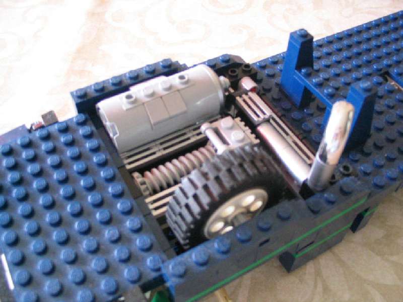 lego_lego_liebherrmk100minifignavyblue_016.jpg