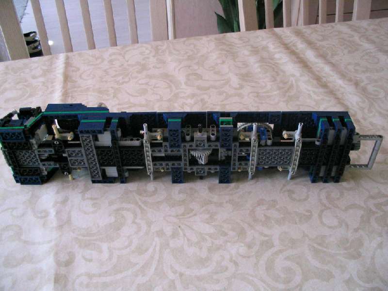 lego_lego_liebherrmk100minifignavyblue_018.jpg