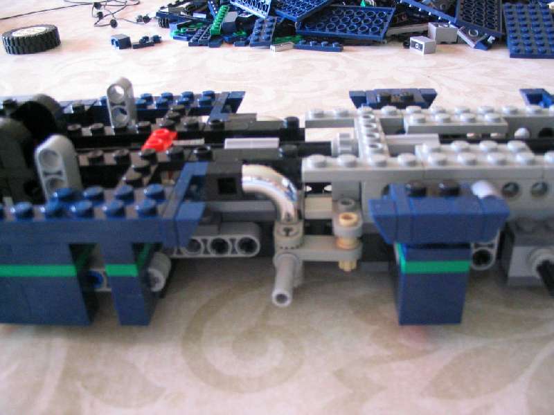 lego_lego_liebherrmk100minifignavyblue_023.jpg
