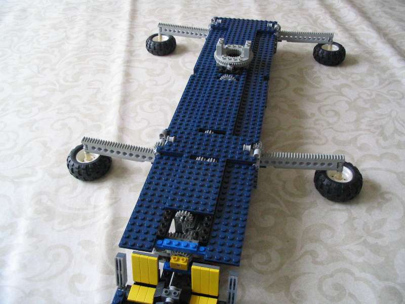 lego_sixaxlemobilecranenavyblue_006.jpg