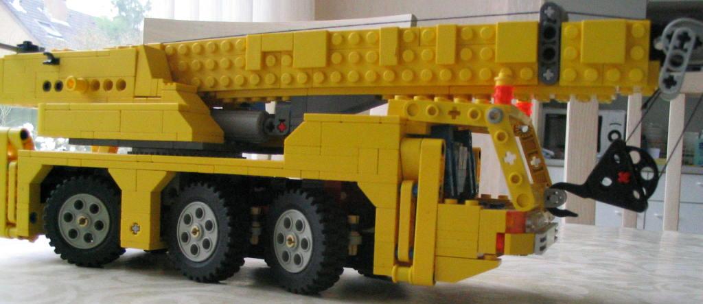 lego_smallthreeaxle_004.jpg