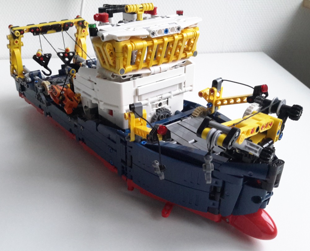 42064technic_11.jpg