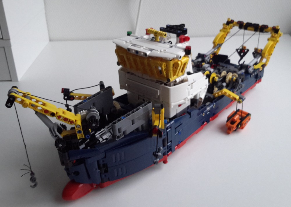 42064technic_18.jpg